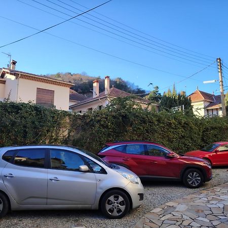 Hébergements à La Rive, Accueil ouvert tous les jours jusqu'à 20h00 dernier délai, depuis 29 ans ! Réserver ici svp ! Merci ! Aucun règlement à distance accepté, Paiement par CB, Espèces, Chèque ou Chèques-Vacances impérativement à la remise des clef Amélie-les-Bains-Palalda Exterior foto