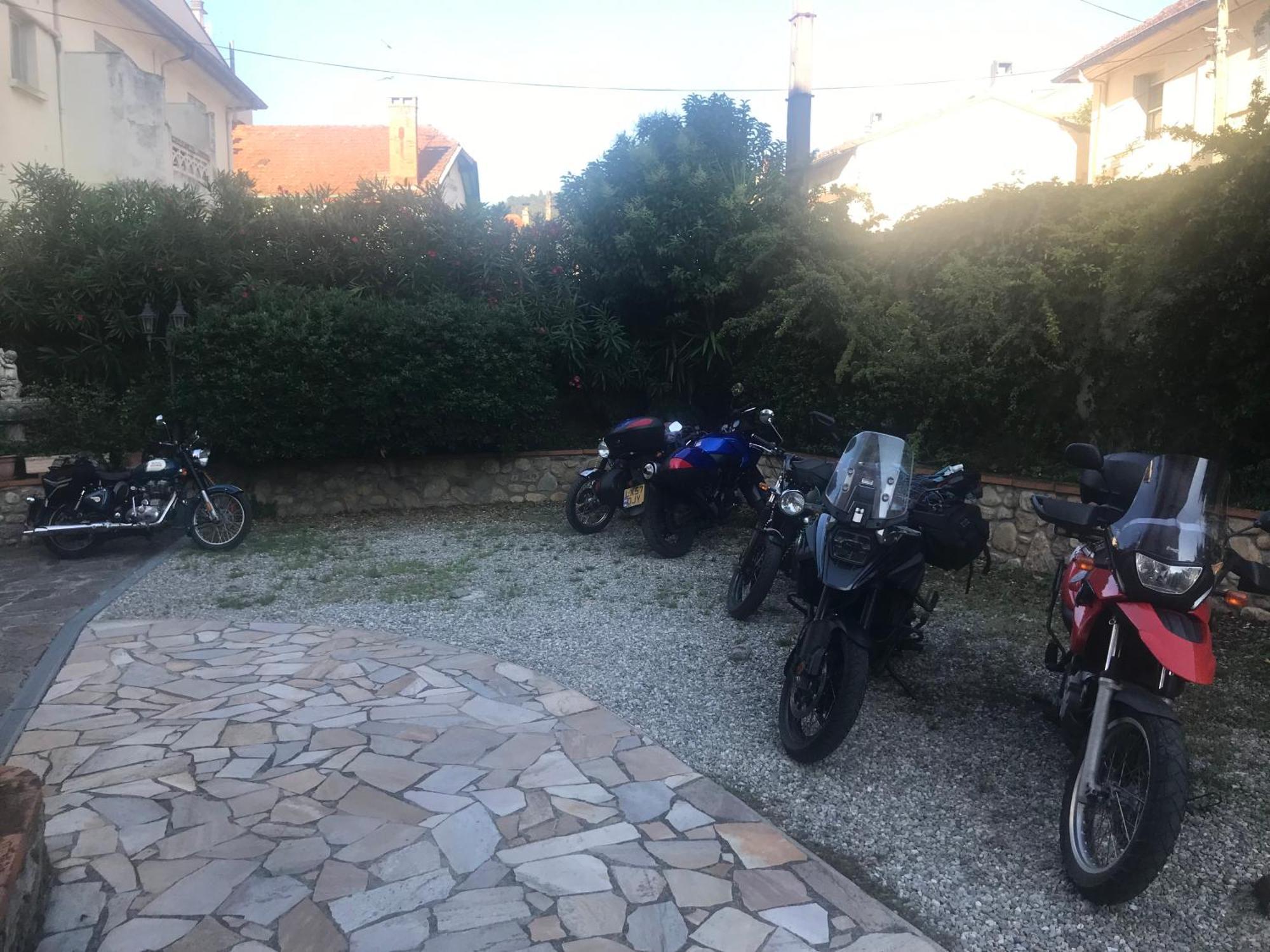 Hébergements à La Rive, Accueil ouvert tous les jours jusqu'à 20h00 dernier délai, depuis 29 ans ! Réserver ici svp ! Merci ! Aucun règlement à distance accepté, Paiement par CB, Espèces, Chèque ou Chèques-Vacances impérativement à la remise des clef Amélie-les-Bains-Palalda Exterior foto