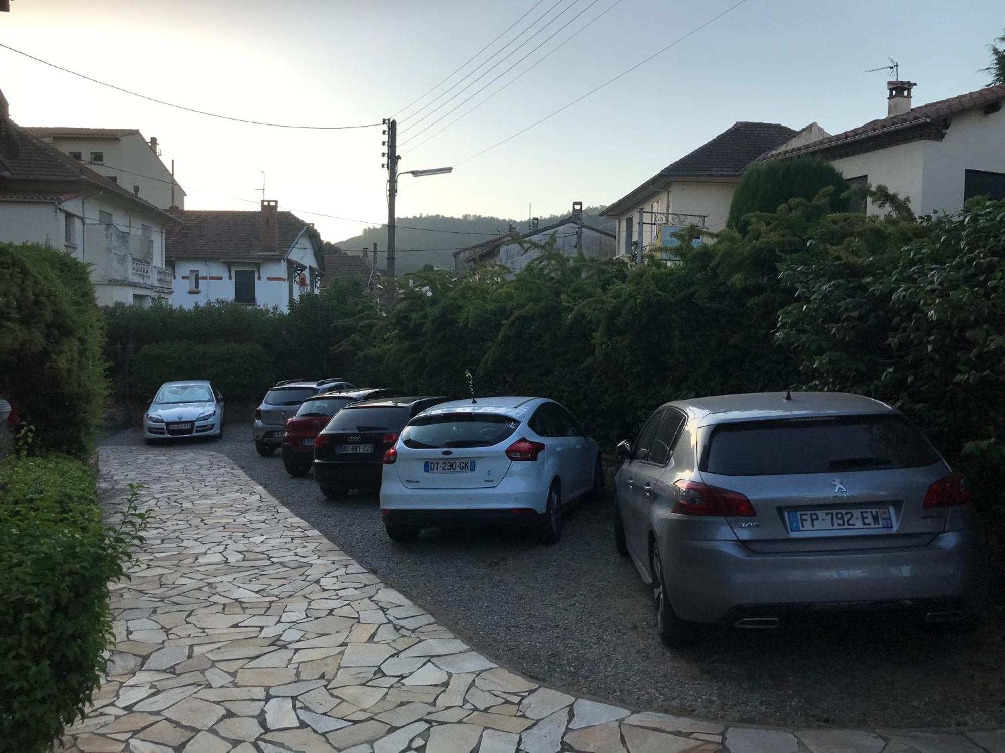 Hébergements à La Rive, Accueil ouvert tous les jours jusqu'à 20h00 dernier délai, depuis 29 ans ! Réserver ici svp ! Merci ! Aucun règlement à distance accepté, Paiement par CB, Espèces, Chèque ou Chèques-Vacances impérativement à la remise des clef Amélie-les-Bains-Palalda Exterior foto